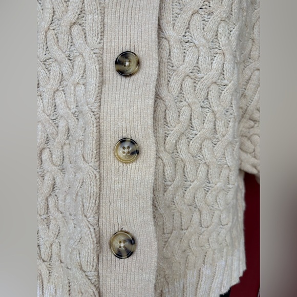 Free People women’s Mae Cream Cable Knit
Oversized Sweater sz XS button down - Picture 10 of 11